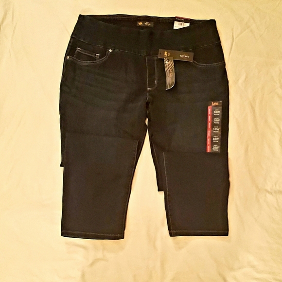 Lee Denim - 4/$24🌟NWTs Lee Dark Wash Jeans Sz 18W Petite